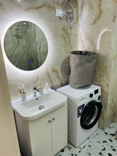 Super Apartament me qera ne Ali Dem/Kompleksi Mangalem (400 Euro)