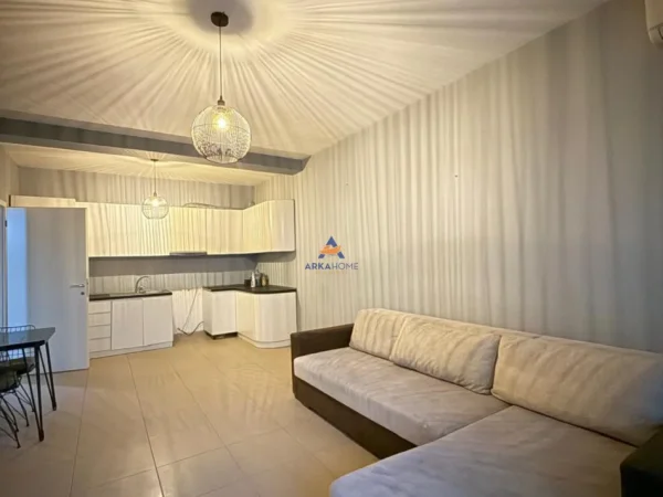 Tirane, shitet apartament 2+1+Ballkon Kati 3, 106 m² 233.000 € (Prane Radison, Liqeni i Thate)