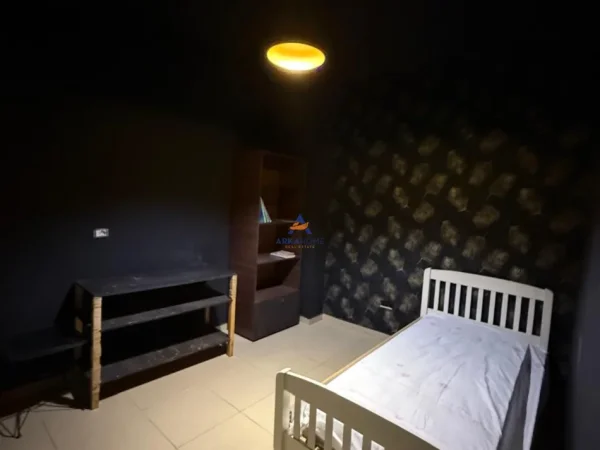 Tirane, shitet apartament 2+1+Ballkon Kati 3, 106 m² 233.000 € (Prane Radison, Liqeni i Thate)