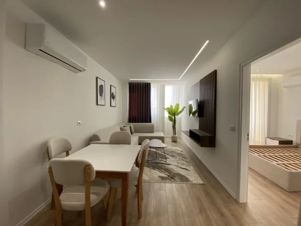 Tirane, shitet apartament 1+1+Ballkon Kati 5, 70 m² 178.000 € (Rruga Fortuzi)