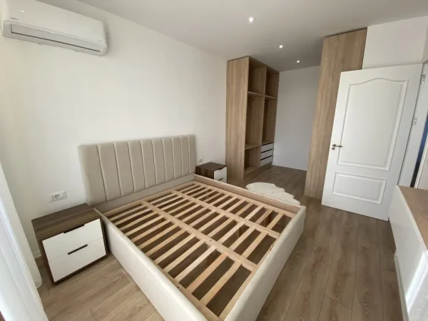 Tirane, shitet apartament 1+1+Ballkon Kati 5, 70 m² 178.000 € (Rruga Fortuzi)