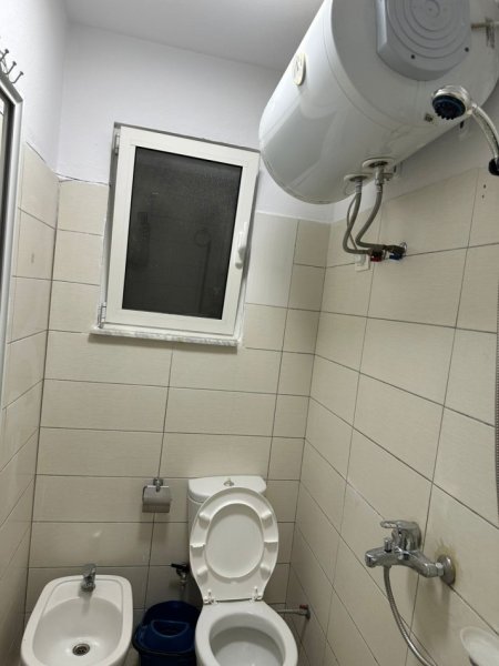 Tirane, jepet me qera apartament 1+1 Kati 0, 65 m² 350 € (Afer Concordit)