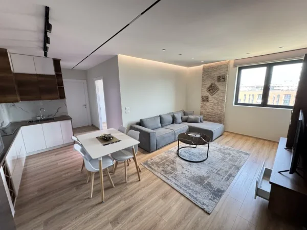 Tirane, jepet me qera apartament 2+1+Ballkon Kati 8, 85 m² 600 € (Rruga teodor keko)