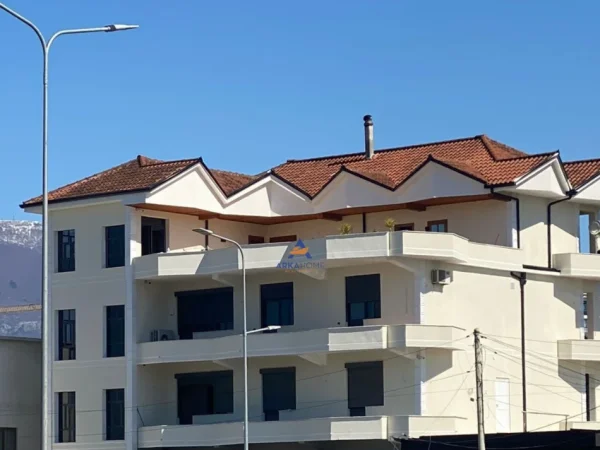 Tirane, jepet me qera Vile 4+1 Kati 4, 765 m² 6.500 € (Unaza e Re, Tedoro Keko)