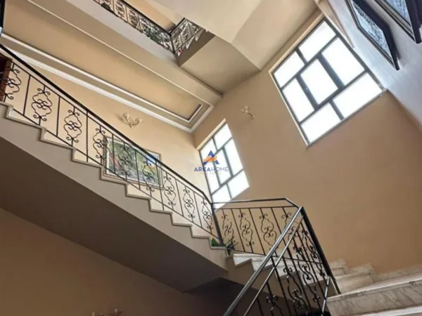 Tirane, jepet me qera Vile 4+1 Kati 4, 765 m² 6.500 € (Unaza e Re, Tedoro Keko)