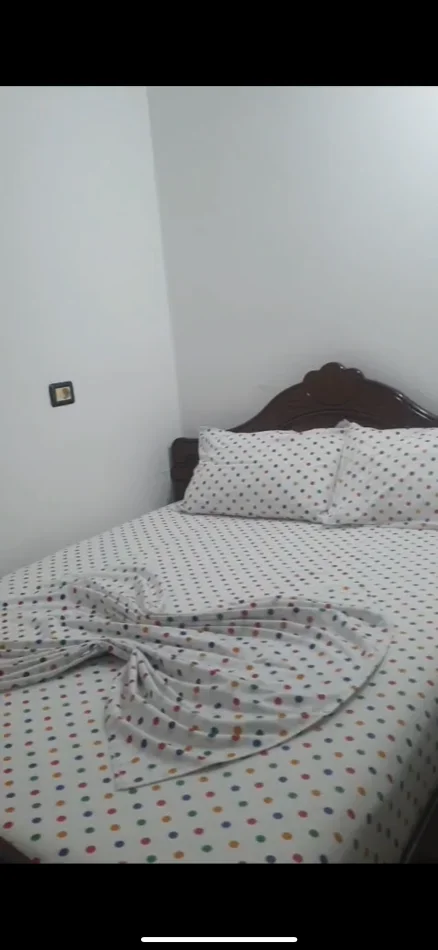 Dhoma me qera ditore në Pogradec – Komfort dhe qetësi pranë liqenit