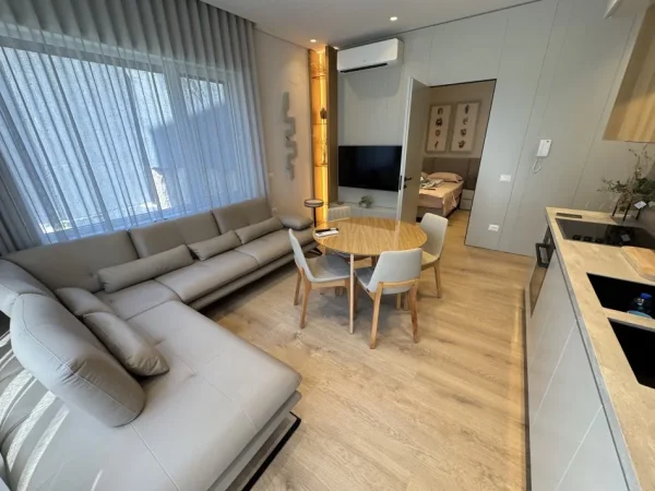 Tirane, jepet me qera apartament 1+1+Ballkon Kati 2, 70 m² 900 € (Rruga zallit)