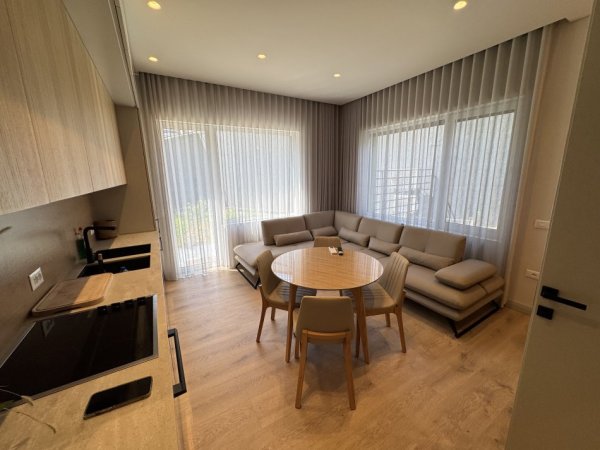 Tirane, jepet me qera apartament 1+1+Ballkon Kati 3, 75 m² 750 € (Rruga zallit)