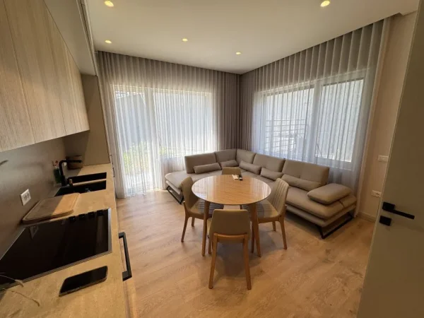 Tirane, jepet me qera apartament 1+1+Ballkon Kati 3, 75 m² 750 € (Rruga zallit)