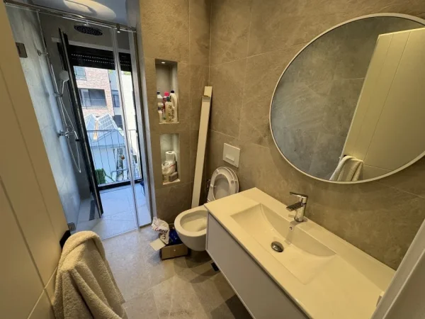 Tirane, jepet me qera apartament 1+1+Ballkon Kati 3, 75 m² 750 € (Rruga zallit)