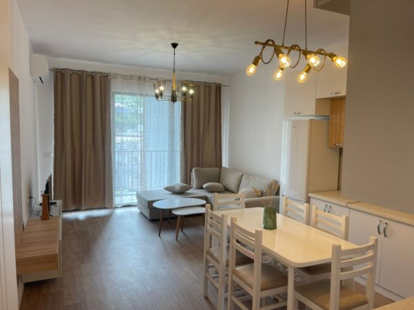Tirane, jepet me qera apartament 1+1+Aneks+Ballkon Kati 3, 70 m² 450 € (Rruga Bernardin Palaj , Selite ngjitur me AKU + parkim i perfshir ne cmim.)