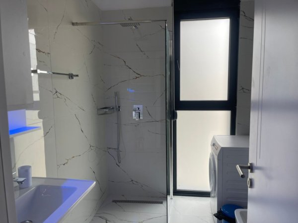 Tirane, jepet me qera apartament 1+1+Aneks+Ballkon Kati 3, 70 m² 450 € (Rruga Bernardin Palaj , Selite ngjitur me AKU + parkim i perfshir ne cmim.)
