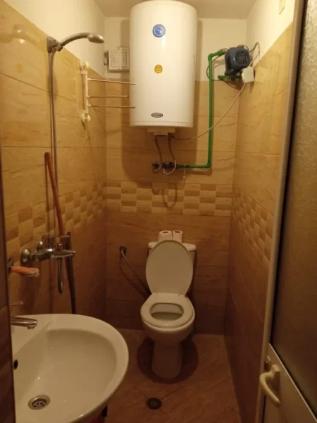 Tirane, jepet me qera shtepi 1+1 Kati 1, 50 m² 350 € (Materniteti i ri)
