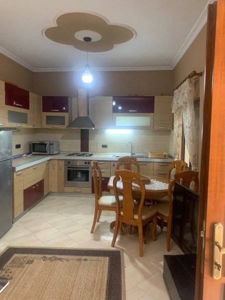 Tirane, jepet me qera apartament 1+1 Kati 0, 