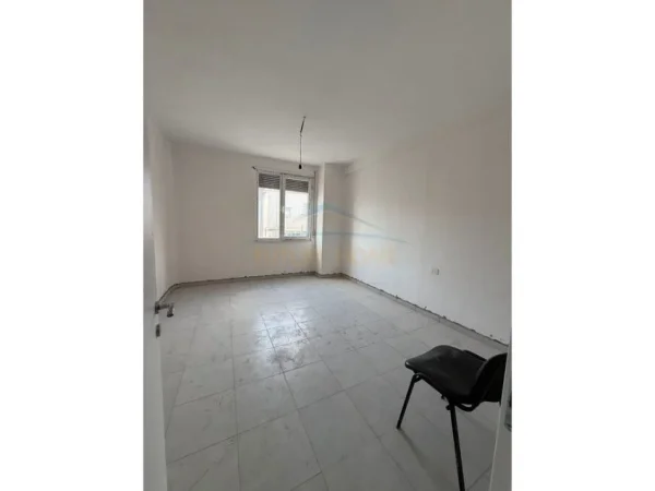 Tirane, shitet apartament 2+1+Aneks+Ballkon Kati 1, 103 m² 123.000 € (RELUX RESIDENCE SHKOZE)