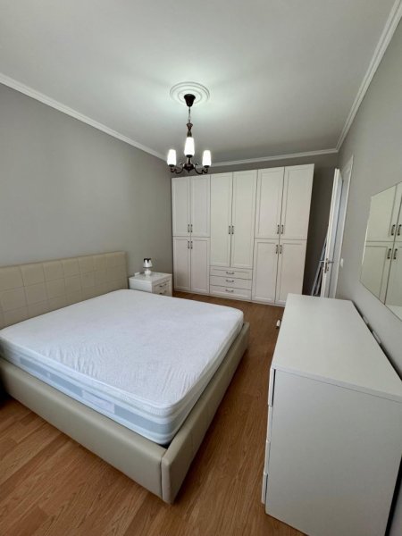 Tirane, jepet me qera apartament 1+1+Ballkon Kati 3, 70 m² 750 € (Rruga e Kavajes)