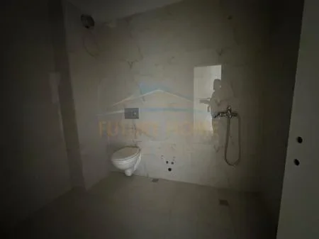 Tirane, shitet apartament 1+1+Ballkon Kati 6, 66 m² 113.000 € (Yzberisht, Golden Park 3)