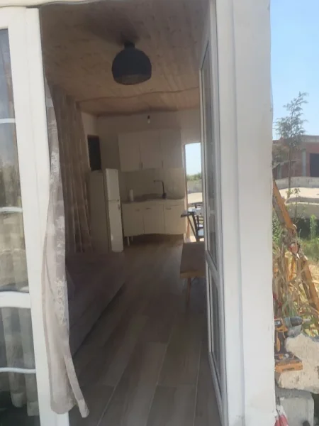 Durres, jepet me qera garsonier 1+1+Ballkon Kati 0, 37 m² 180 € (Rruga vath turaj)