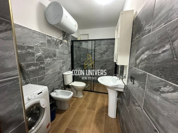Tirane, jepet me qera apartament 2+1 Kati 10, 90 m² 650 € (rruga e kavajes)