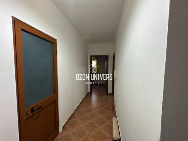 Tirane, jepet me qera apartament 2+1 Kati 10, 90 m² 650 € (rruga e kavajes)
