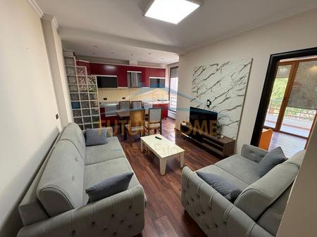 Tirane, jepet me qera apartament 1+1+Ballkon Kati 3, 70 m² 550 € (Rruga Rrapo Hekali)