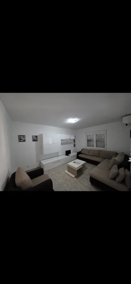 Tirane, shitet apartament 1+1 Kati 3, 53 m² 93.000 € (Rruga Xhanfize Keko Porcelan)