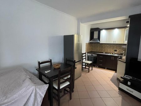 Tirane, jepet me qera apartament 2+1+Ballkon Kati 2, 84 m² 700 € (Garda)