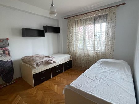 Tirane, jepet me qera apartament 2+1+Ballkon Kati 2, 84 m² 700 € (Garda)