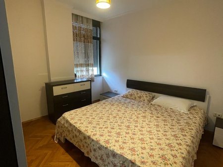 Tirane, jepet me qera apartament 2+1+Ballkon Kati 2, 84 m² 700 € (Garda)