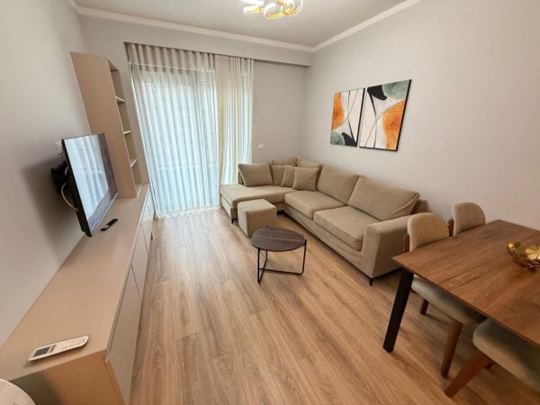 Tirane, jepet me qera apartament 2+1 Kati 4, 700 € 