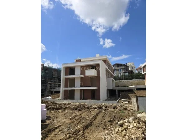 Tirane, shes apartament 2+1 Kati 1, 146 m² 400.000 € 