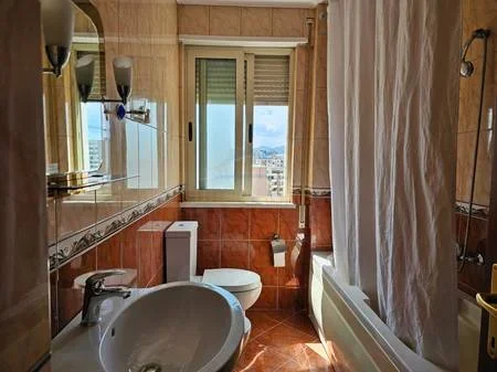 Tirane, jepet me qera apartament 2+1 Kati 8, 114 m² 650 € 