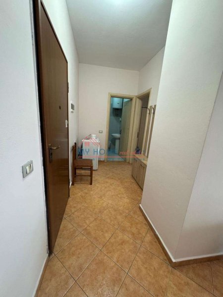 Tirane, jepet me qera apartament 1+1+Ballkon Kati 5, 60 m² 500 € (Bulevardi Gjergj Fishta)