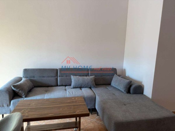 Tirane, jepet me qera apartament 1+1+Ballkon Kati 5, 60 m² 500 € (Bulevardi Gjergj Fishta)