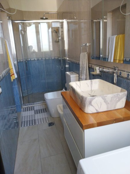 Tirane, jepet me qera apartament 2+1+Ballkon Kati 5, 85 m² 820 € (Sheshi Avni Rustemi/Rr.Fadil Rada)
