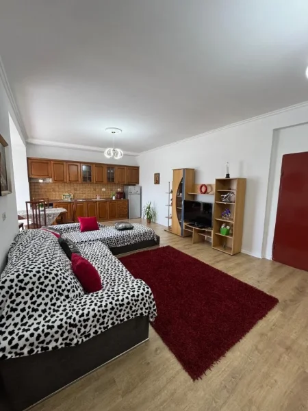 Tirane, shitet apartament 2+1+Ballkon Kati 7, 100 m² 135.000 € (Rruga 5 Maji)