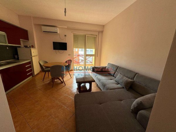 Tirane, jepet me qera apartament 1+1+Ballkon Kati 5, 60 m² 500 € (Bulevardi Gjergj Fishta)
