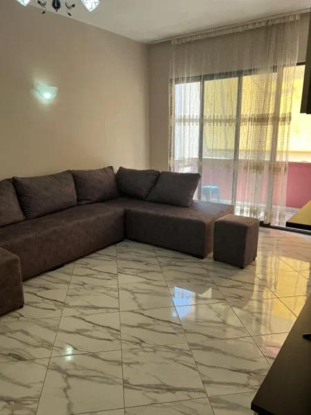 Tirane, jepet me qera apartament 2+1 Kati 7, 100 m² 500 € (Yzberisht)