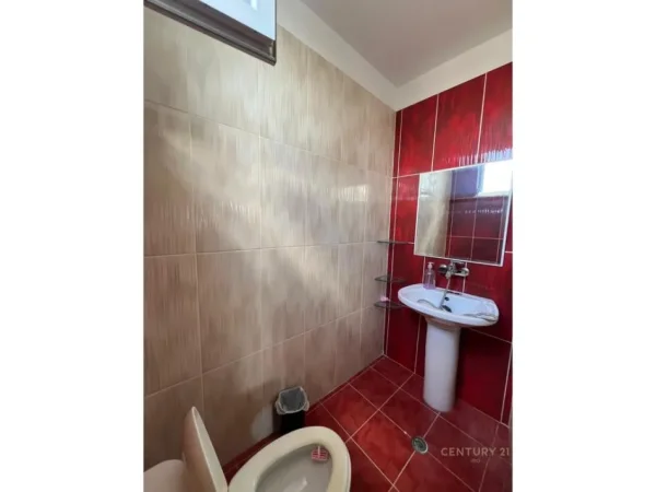 Tirane, shes apartament 2+1 Kati 11, 154 m² 370.000 € (Selvia)