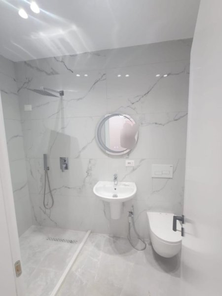 Tirane, shitet apartament 2+1+Ballkon Kati 6, 90 m² 225.000 € (Komuna Parisit)