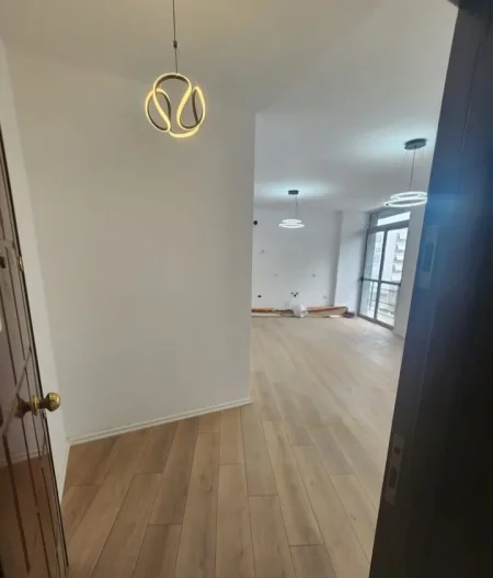 Tirane, shitet apartament 2+1+Ballkon Kati 6, 90 m² 225.000 € (Komuna Parisit)