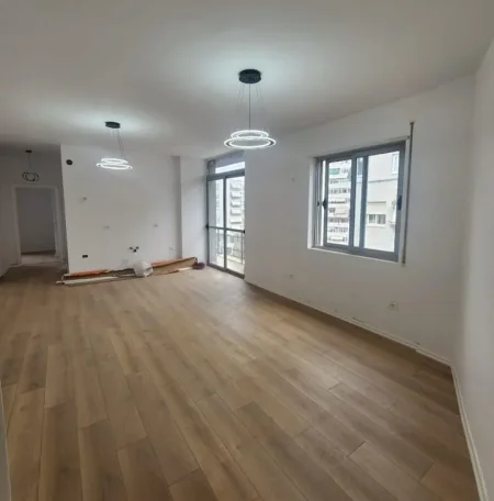 Tirane, shitet apartament 2+1+Ballkon Kati 6, 90 m² 225.000 € (Komuna Parisit)