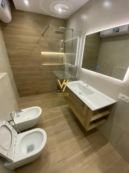 Tirane, jepet me qera apartament 1+1+Ballkon Kati 2, 70 m² 500 € (ASTIR)