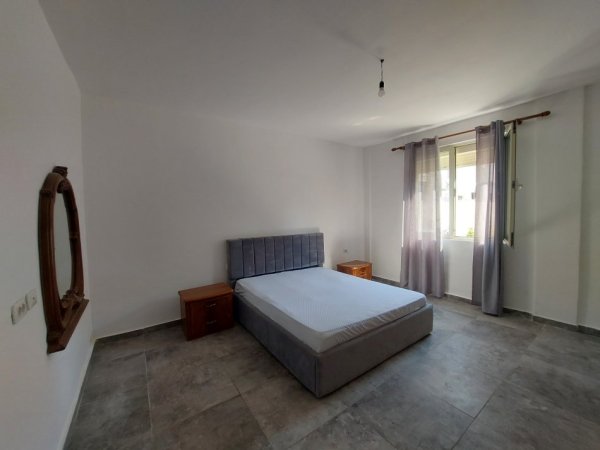 Tirane, jepet me qera apartament Kati 1, 95 m² 450 € (Fakluteti i Mjekesise)