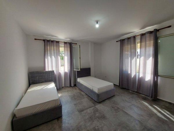 Tirane, jepet me qera apartament Kati 1, 95 m² 450 € (Fakluteti i Mjekesise)