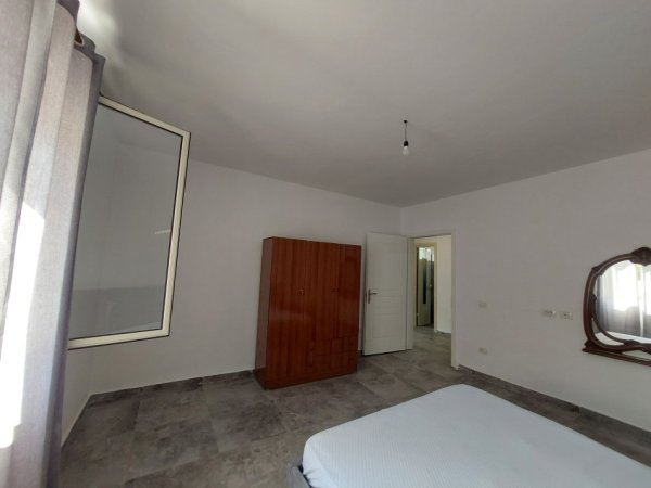 Tirane, jepet me qera apartament Kati 1, 95 m² 450 € (Fakluteti i Mjekesise)