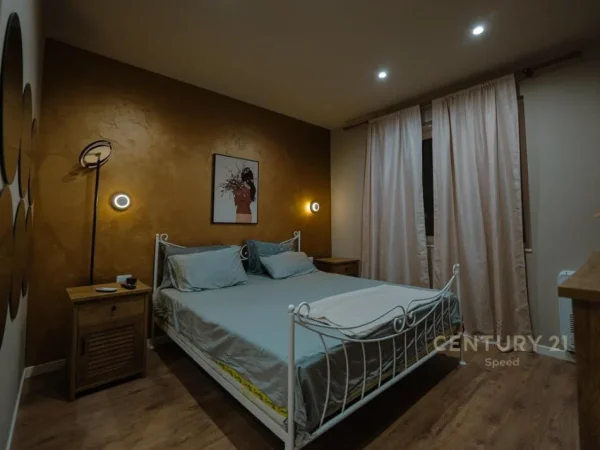 Durres, shes apartament 5+1+Ballkon Kati 1, 215 m² 600.000 € (Vala Mar)