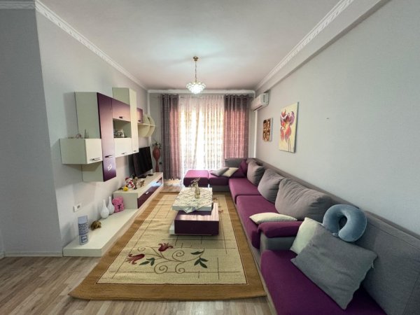 Tirane, jepet me qera apartament 2+1 Kati 7, 90 m² 450 € 