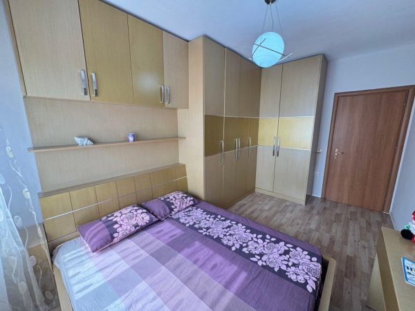 Tirane, jepet me qera apartament 2+1 Kati 7, 90 m² 450 € 