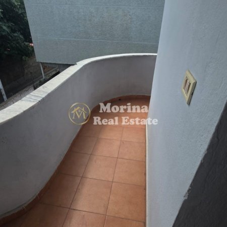 Tirane, jepet me qera apartament 2+1+Ballkon Kati 2, 100 m² 550 € (Fakulteti i Mjekesise)